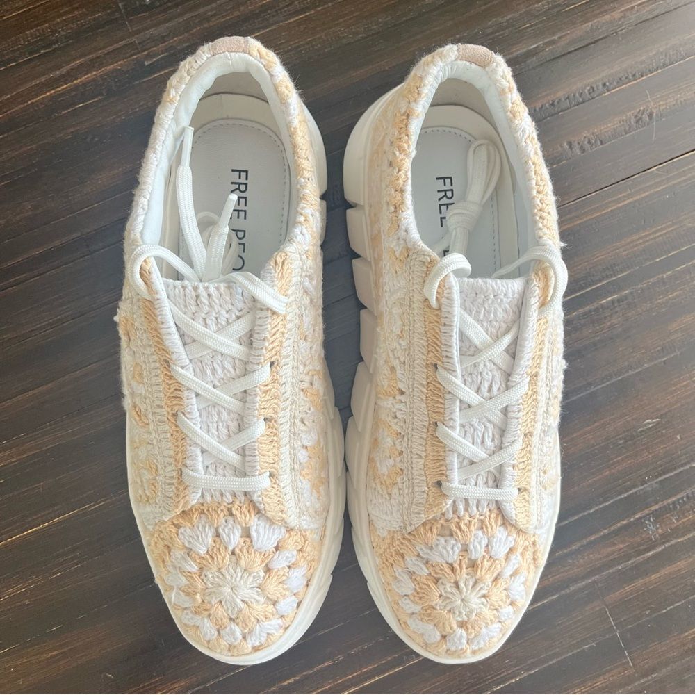 FREE PEOPLE Catch Me If You Can Crochet Platform Sneaker in Natural Size 9.5 NEW - Picture 6 of 15